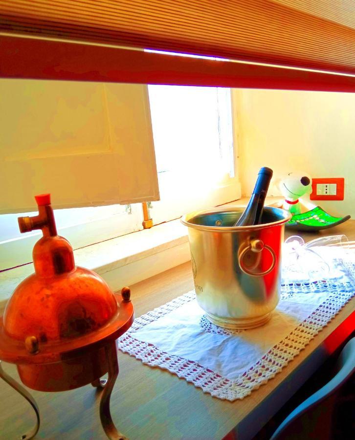 Non Ci Resta Che Napoli Bed & Breakfast Bagian luar foto