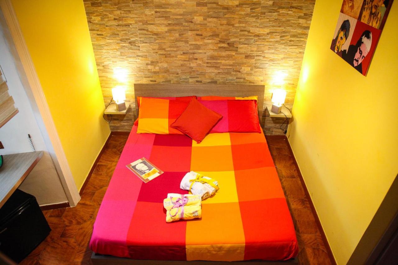 Non Ci Resta Che Napoli Bed & Breakfast Bagian luar foto