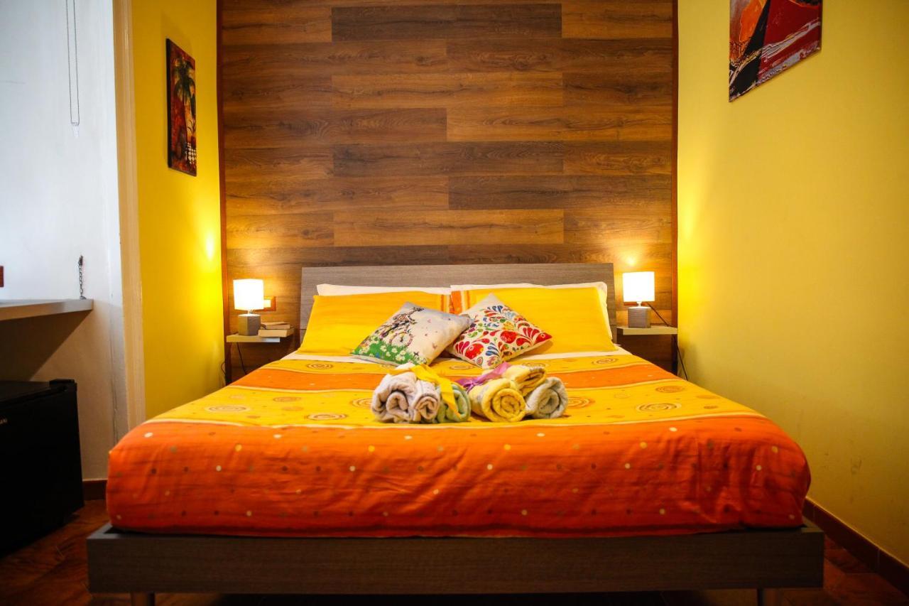 Non Ci Resta Che Napoli Bed & Breakfast Bagian luar foto