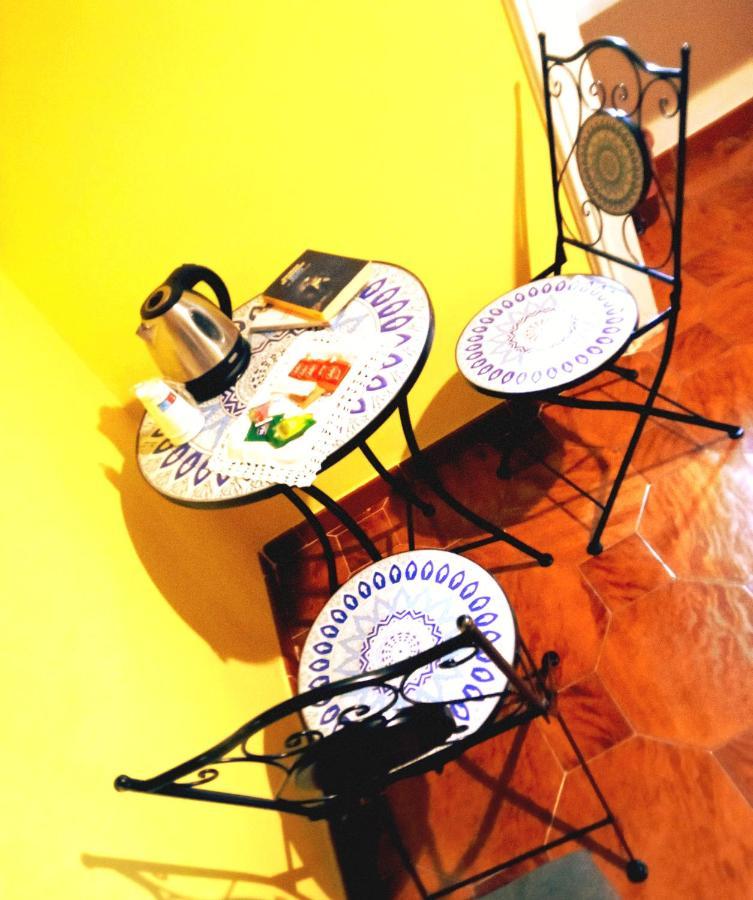 Non Ci Resta Che Napoli Bed & Breakfast Bagian luar foto