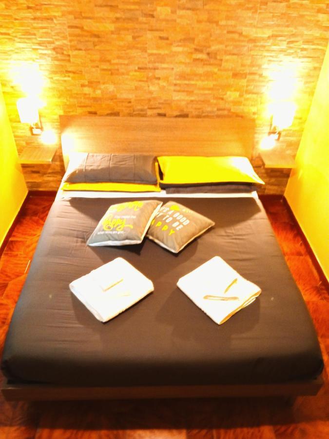 Non Ci Resta Che Napoli Bed & Breakfast Bagian luar foto