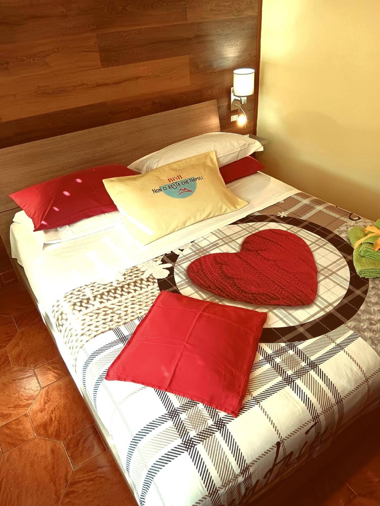 Non Ci Resta Che Napoli Bed & Breakfast Bagian luar foto