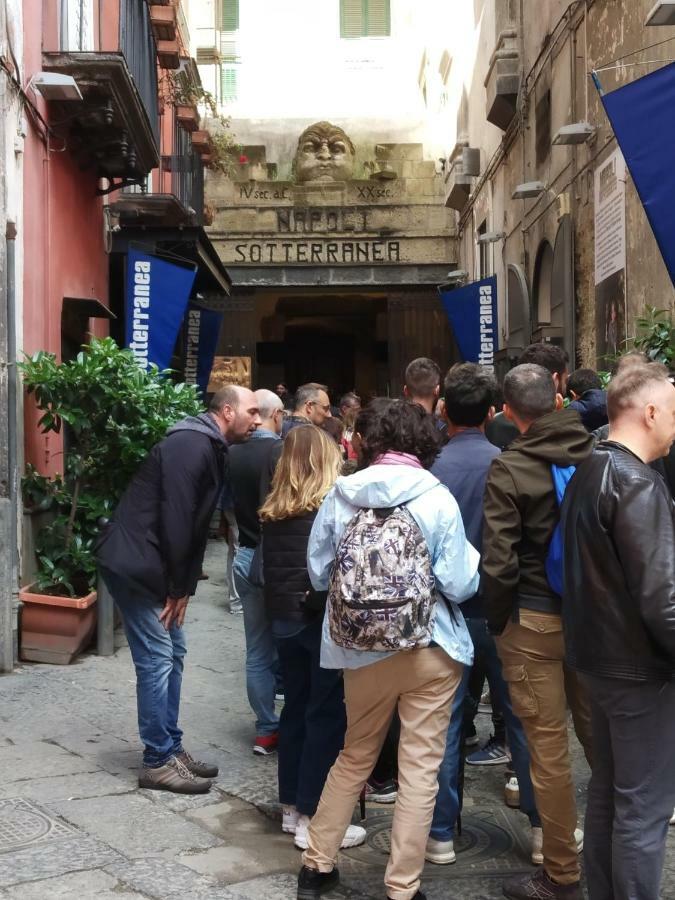 Non Ci Resta Che Napoli Bed & Breakfast Bagian luar foto